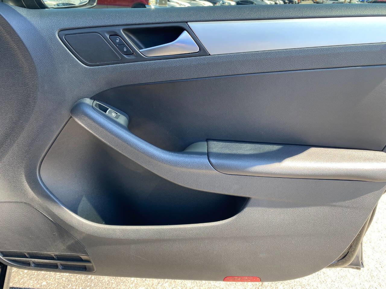 Used 2013 Volkswagen Jetta SE image 30