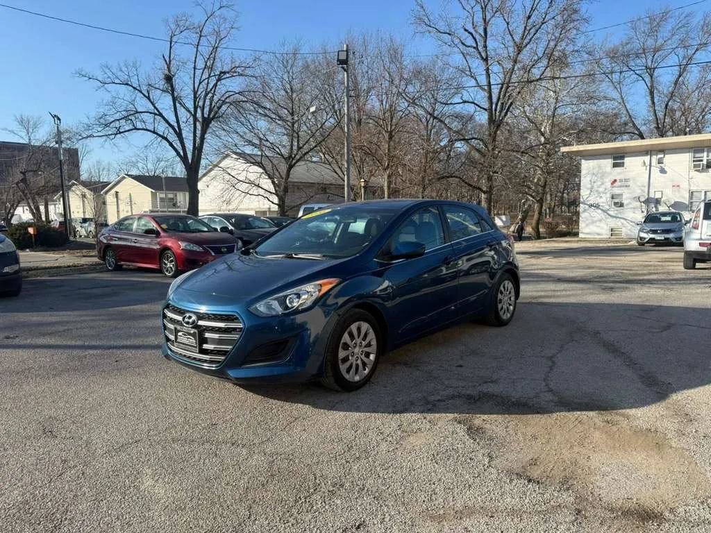 Used 2016 Hyundai Elantra GT image 3