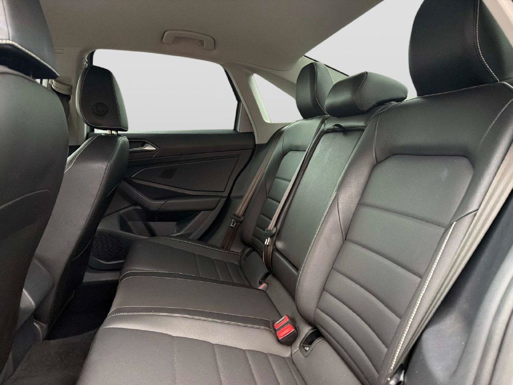 Used 2024 Volkswagen Jetta SE FWD image 13