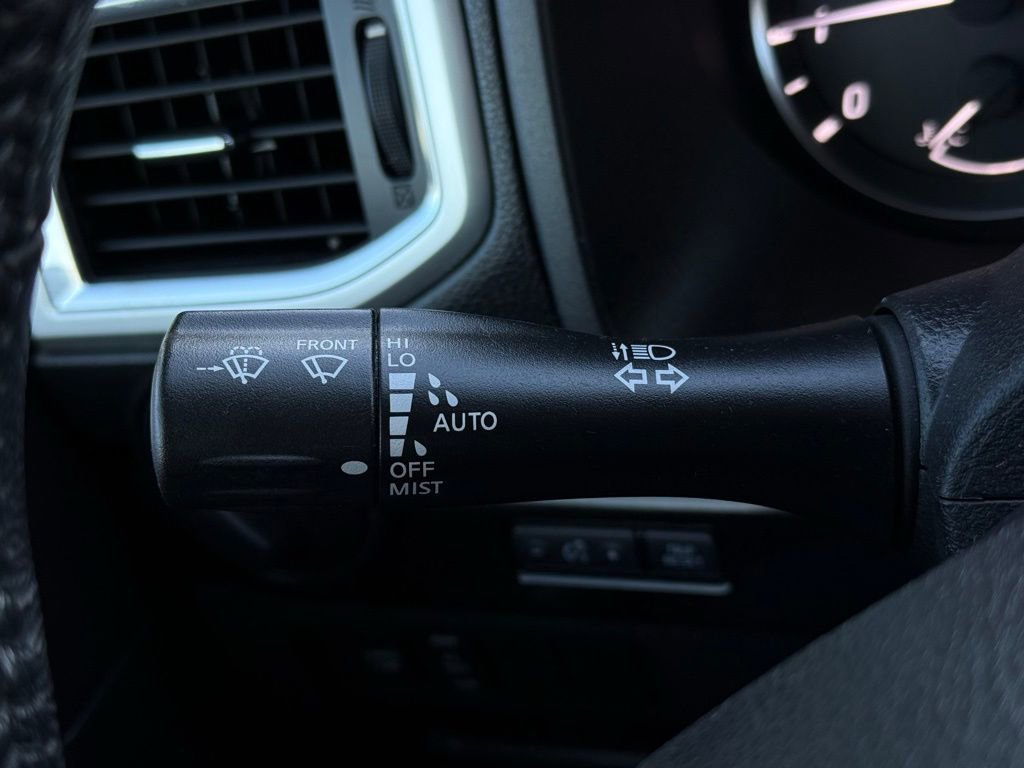 Used 2020 Nissan Titan SV w/ SV Convenience Package image 34