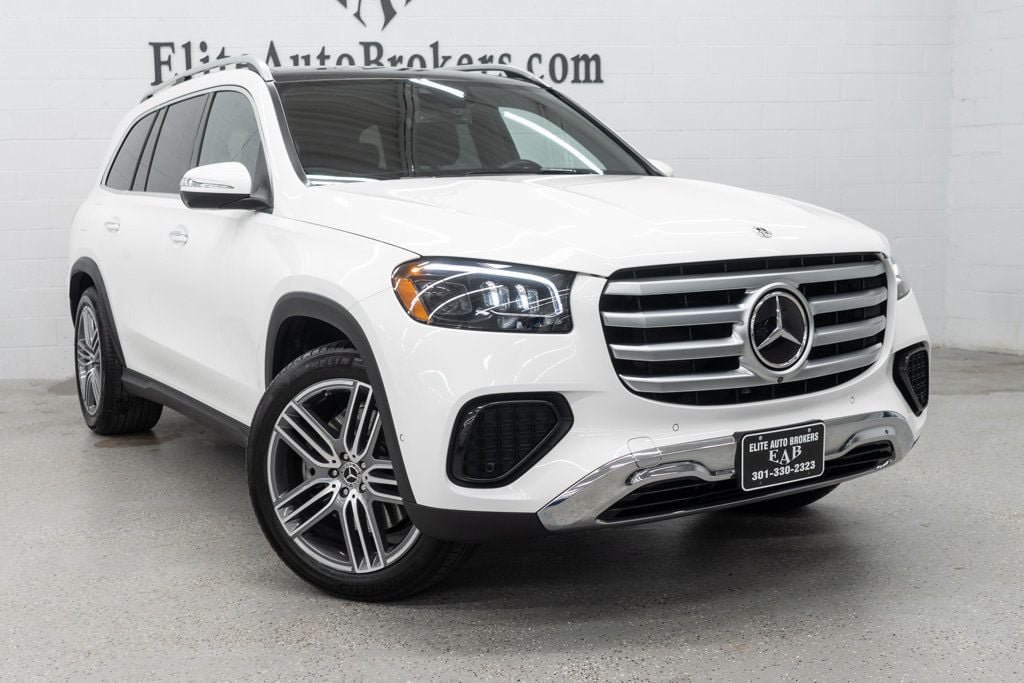 Used 2025 Mercedes-Benz GLS 450 4MATIC image 6