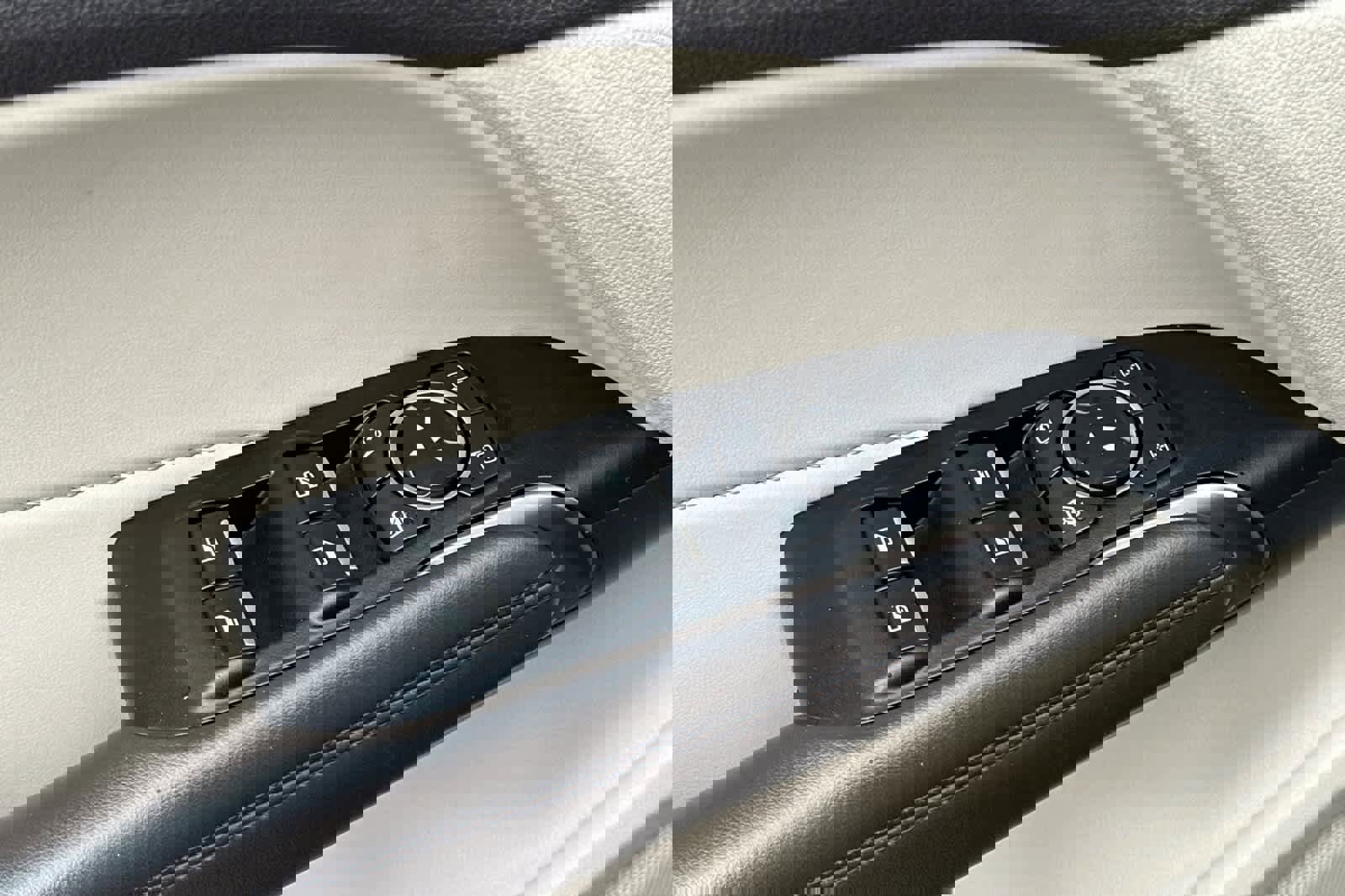 Used 2018 Lincoln MKC Select w/ Select Plus Package image 13