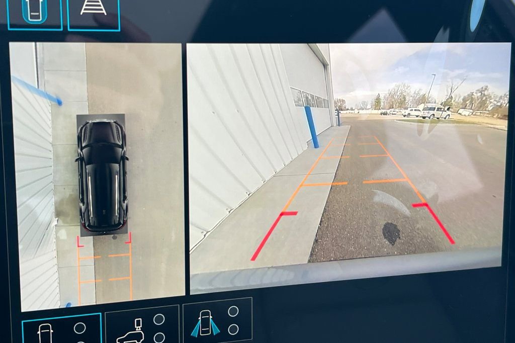 New 2026 GMC Terrain AT4 w/ Convenience Package III image 17