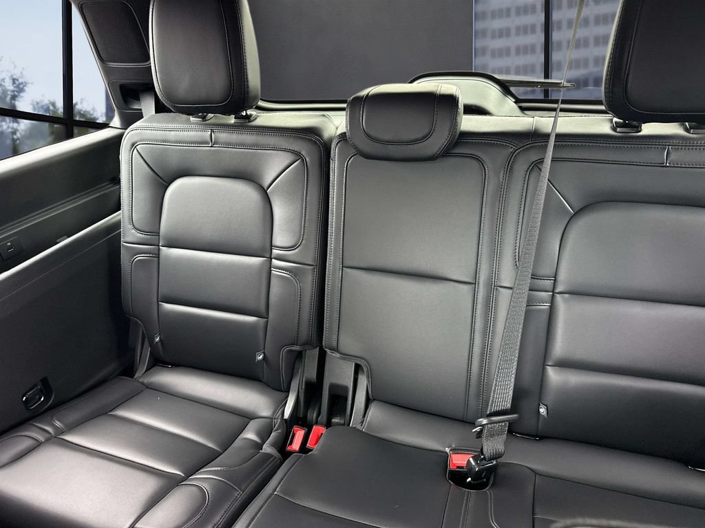 Used 2024 Lincoln Navigator Reserve AWD/4WD image 15