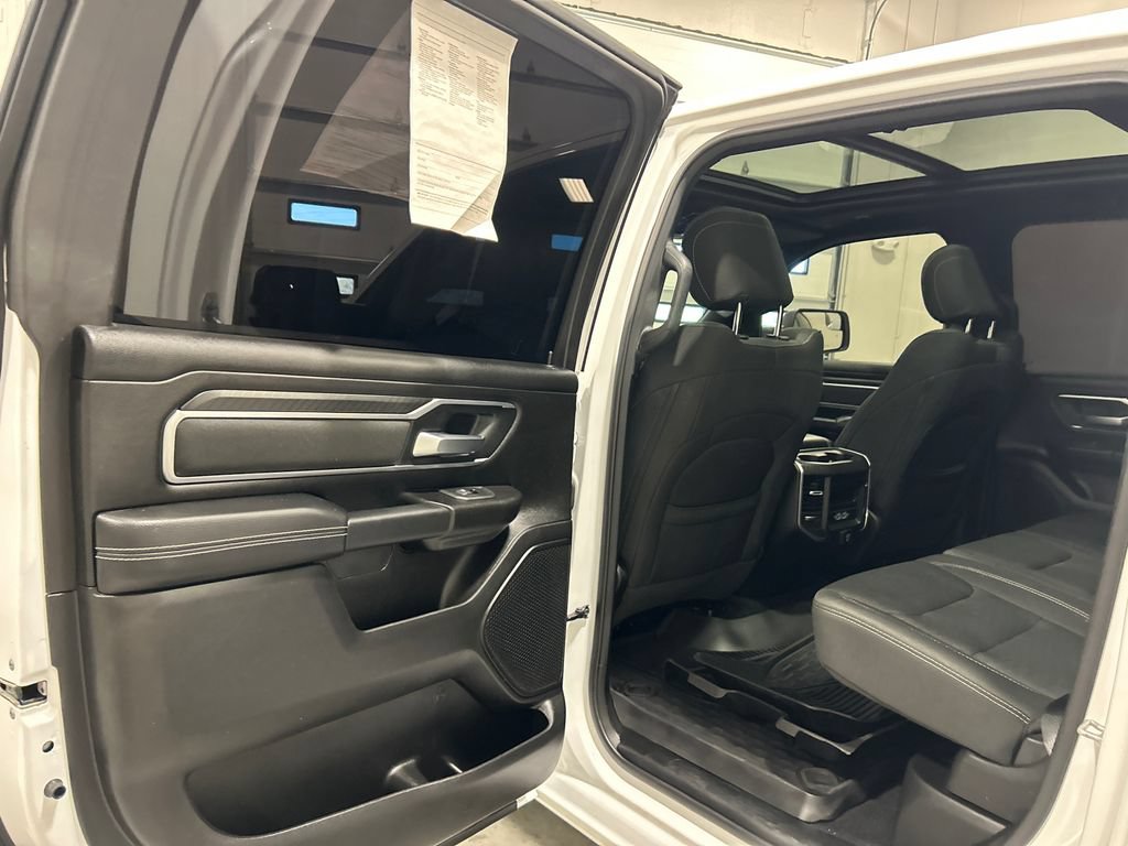 Used 2025 RAM 1500 Big Horn AWD/4WD image 32