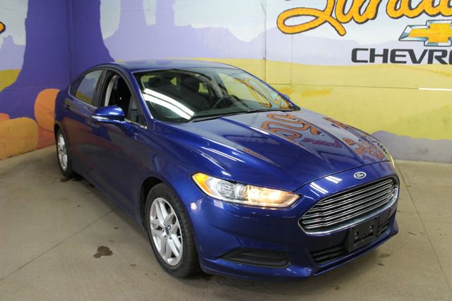 Used 2016 Ford Fusion SE FWD image 4