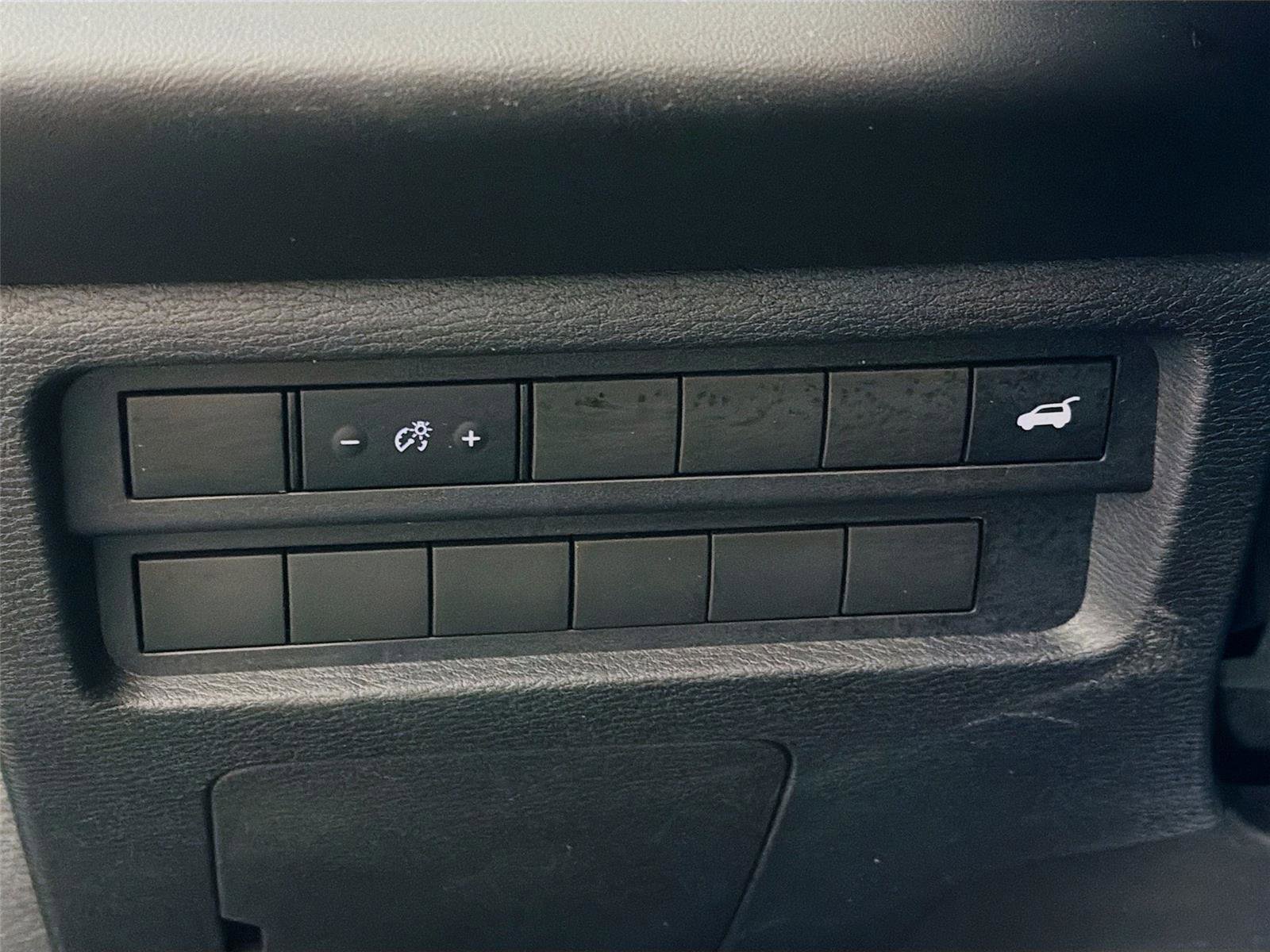 Used 2024 Mitsubishi Outlander SE image 10