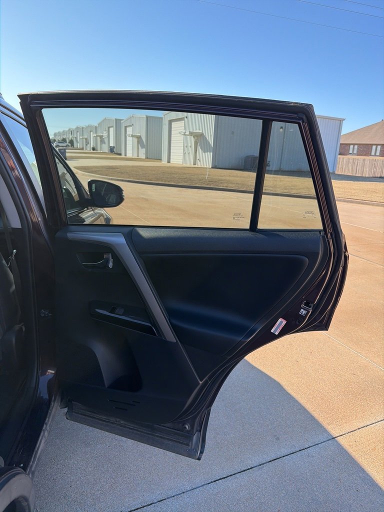 Used 2018 Toyota RAV4 Limited image 35