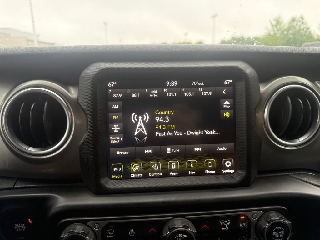 Certified 2020 Jeep Gladiator Overland AWD/4WD image 29