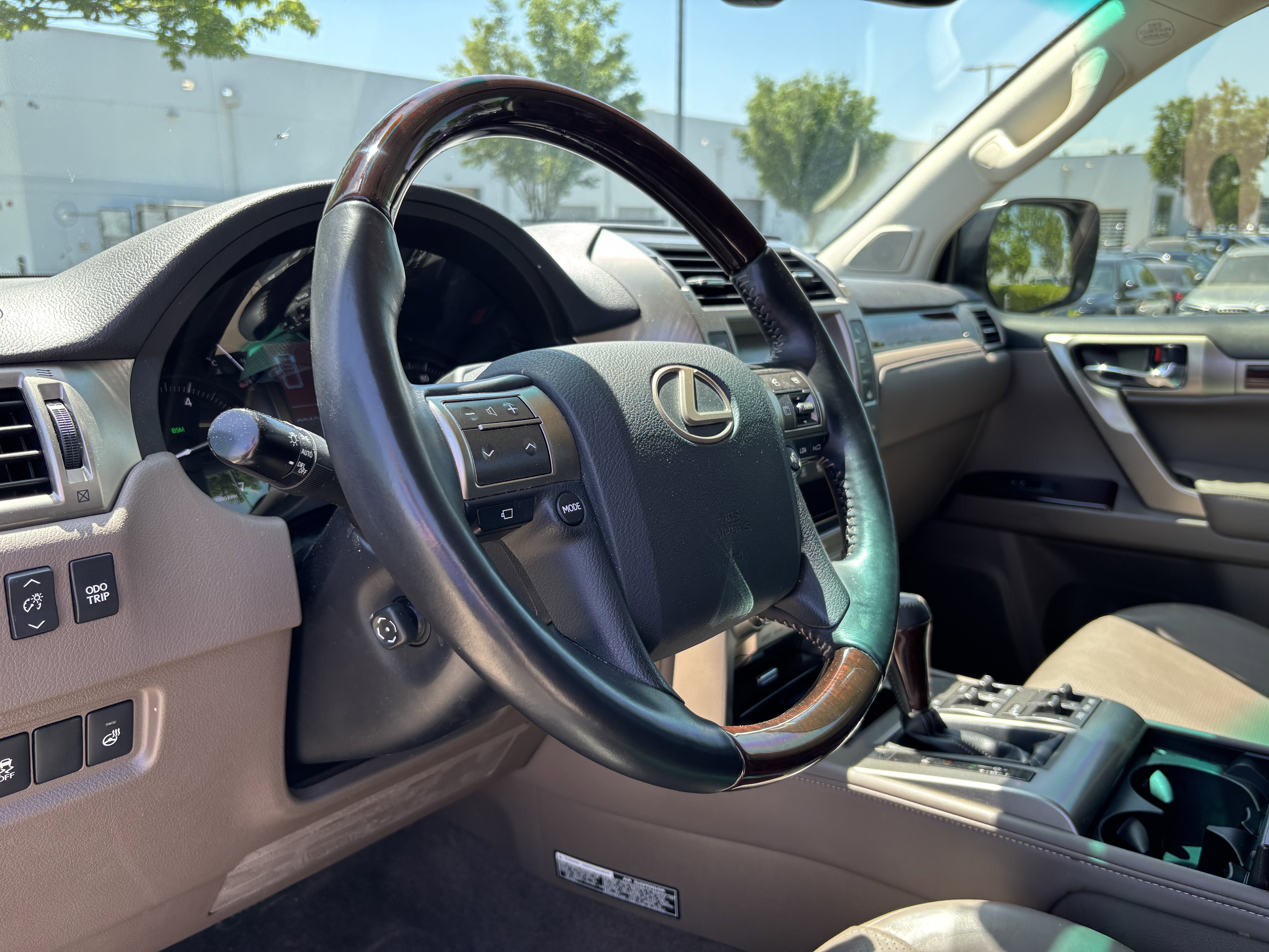 Used 2019 Lexus GX 460 Luxury AWD/4WD image 16