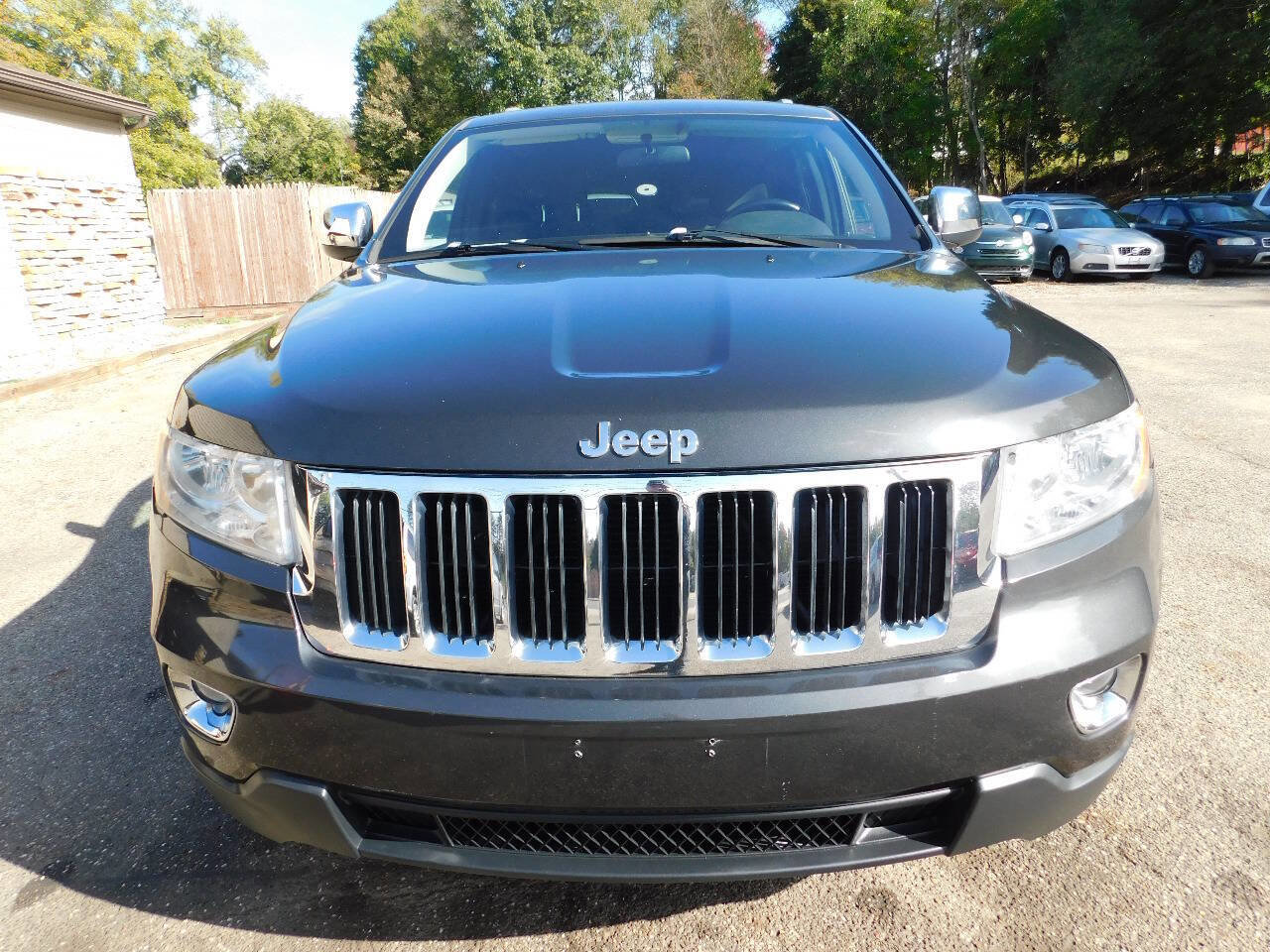 Used 2011 Jeep Grand Cherokee Laredo image 3
