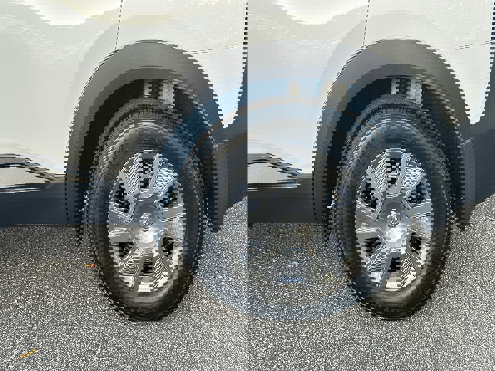 New 2026 Nissan Kicks S image 19