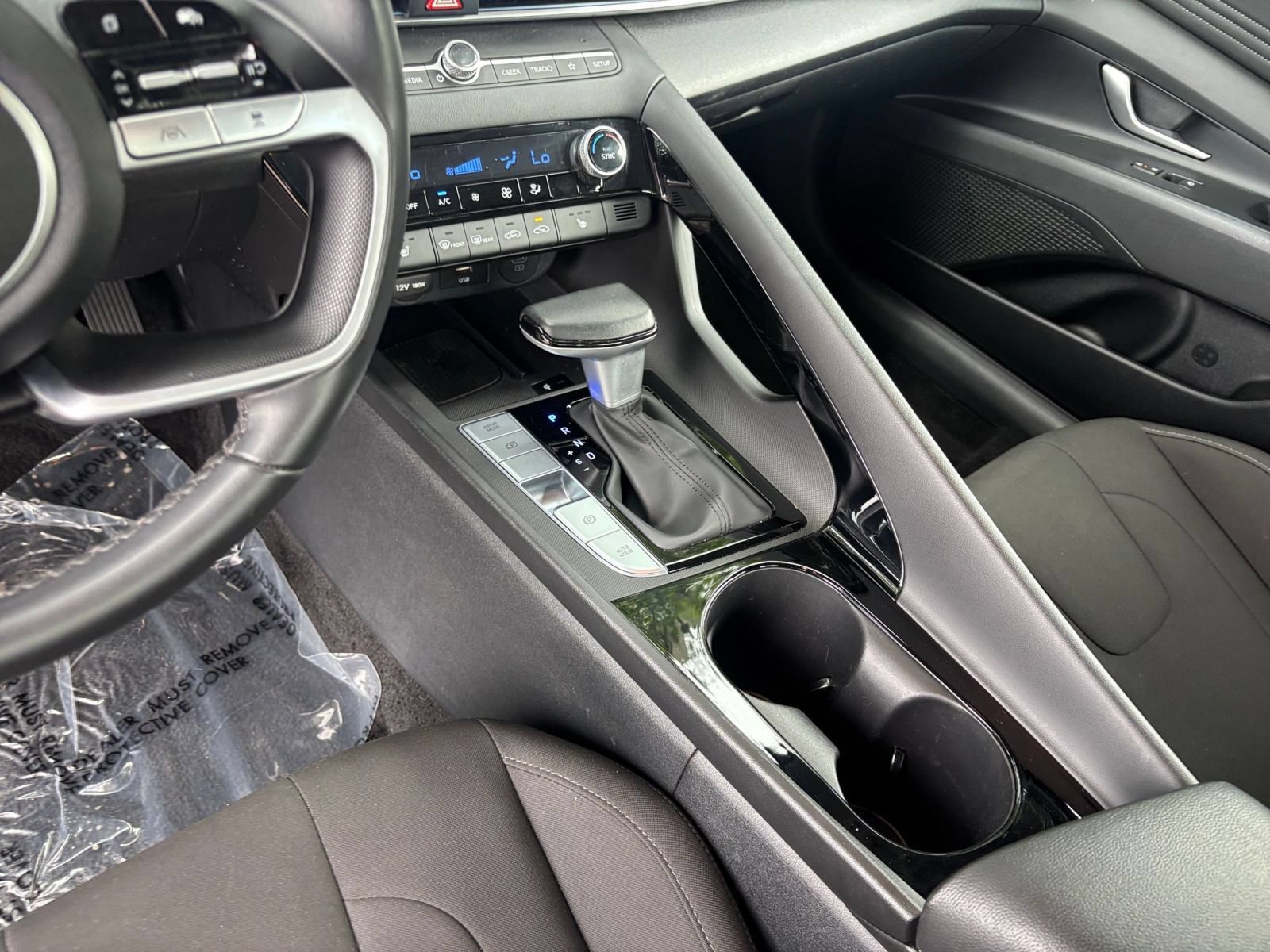 Used 2025 Hyundai Elantra SEL FWD image 44
