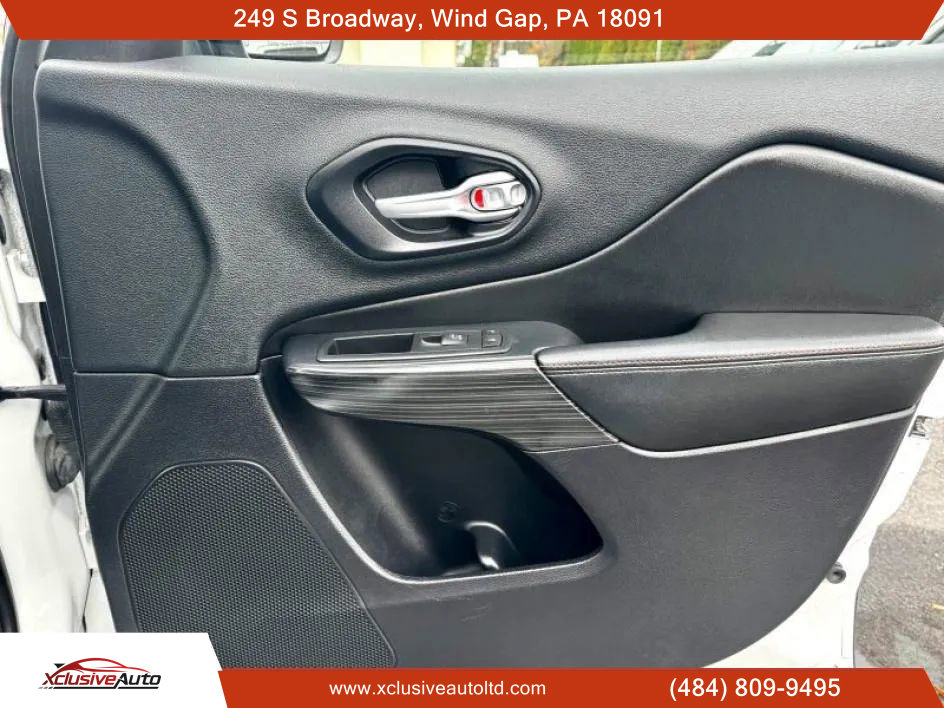 Used 2016 Jeep Cherokee 75th Anniversary image 19