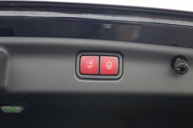 Used 2023 Mercedes-Benz C 300 4MATIC Sedan image 25