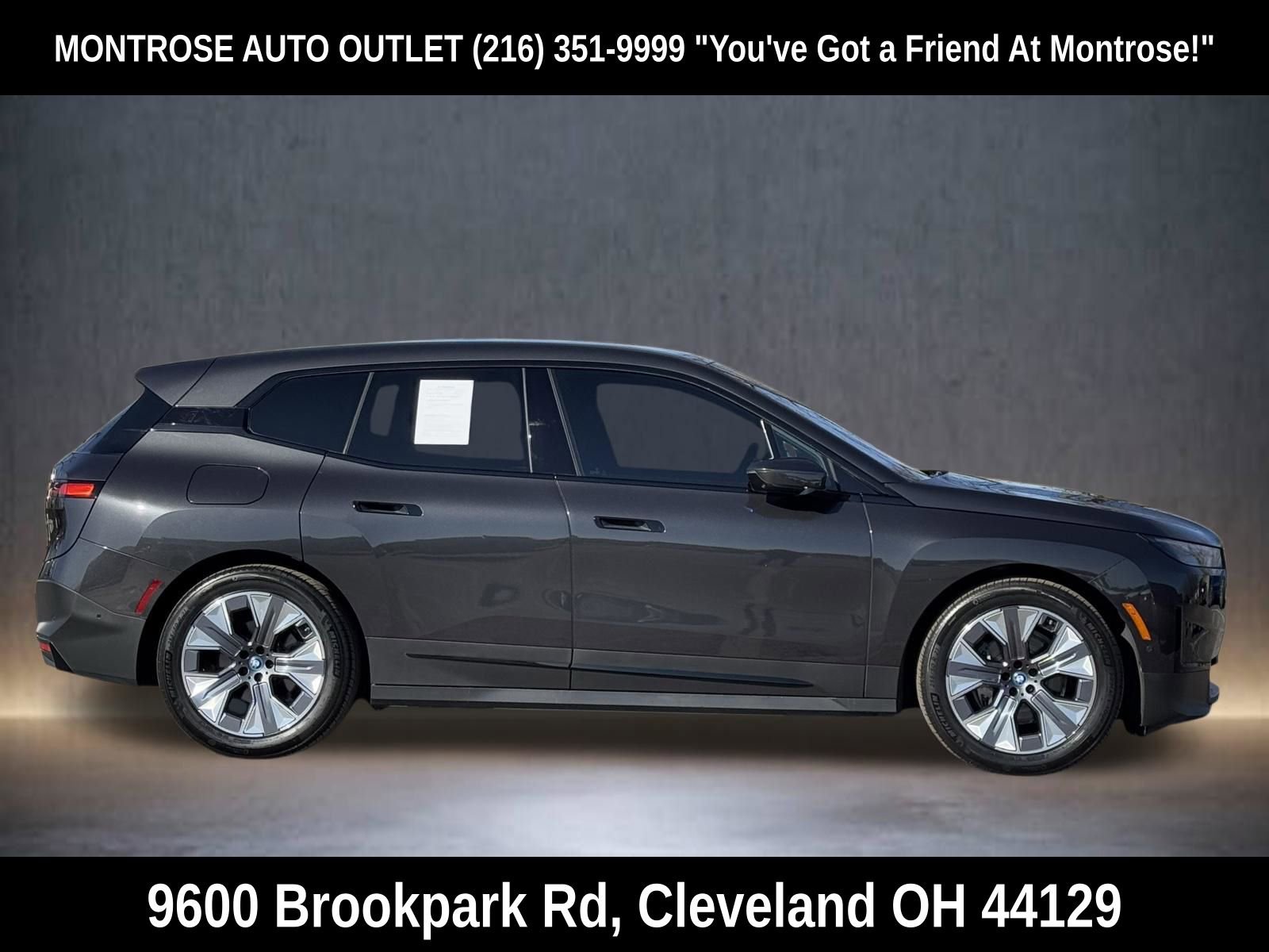 Used 2022 BMW iX xDrive50 w/ Convenience Package image 3