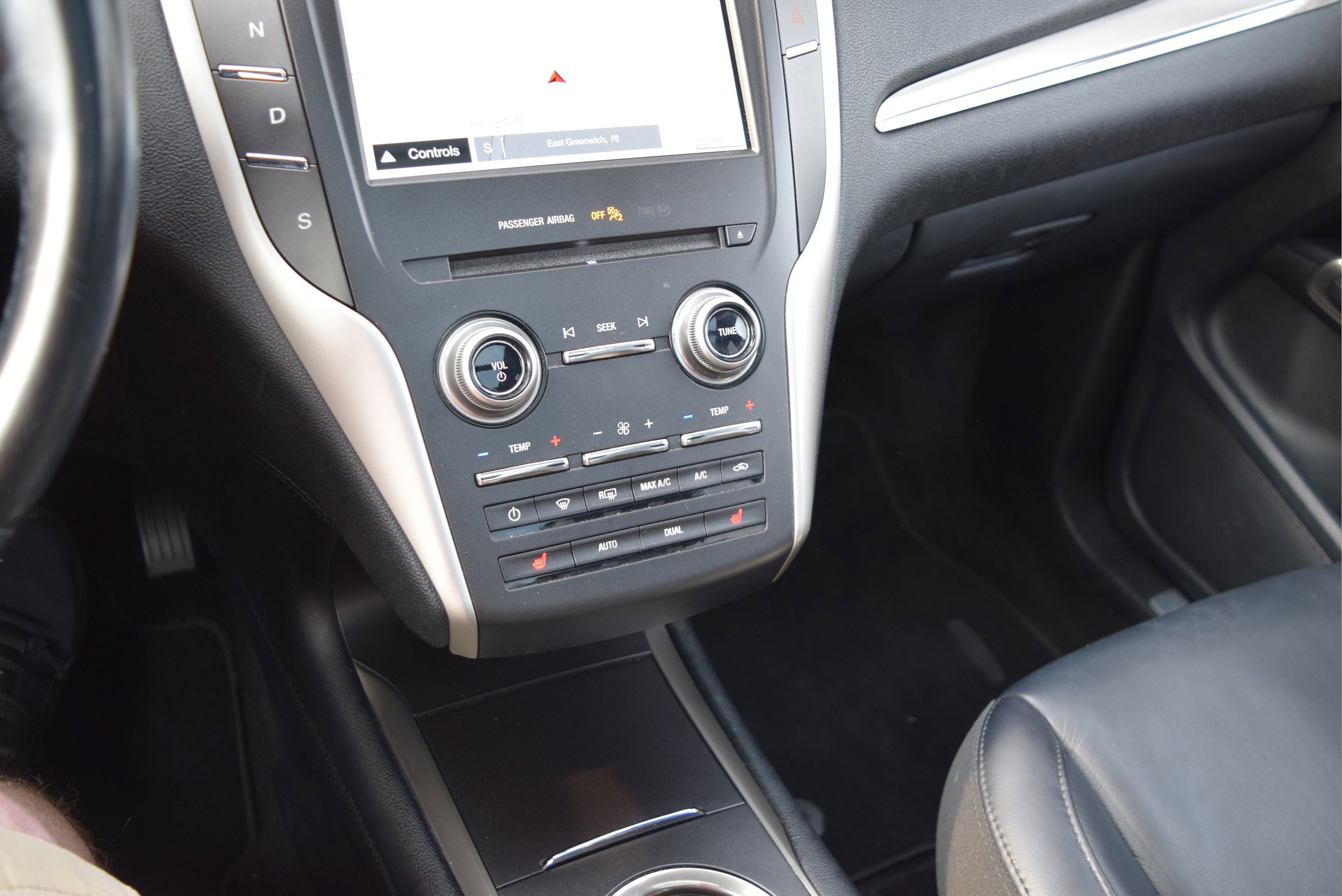Used 2017 Lincoln MKC Select w/ Select Plus Package AWD/4WD image 16
