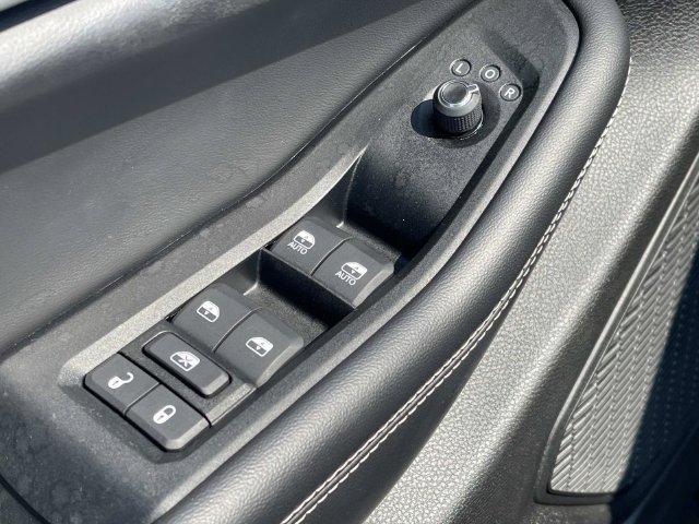 Used 2023 Jeep Grand Cherokee Limited AWD/4WD image 24