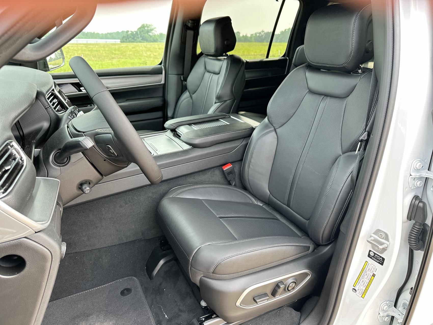 New 2026 Jeep Grand Wagoneer L Limited w/ Premium Group II AWD/4WD image 11