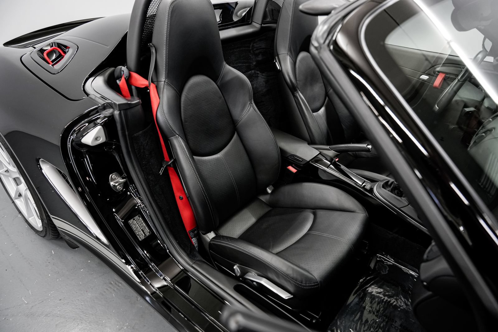 Used 2011 Porsche Boxster Spyder RWD image 23