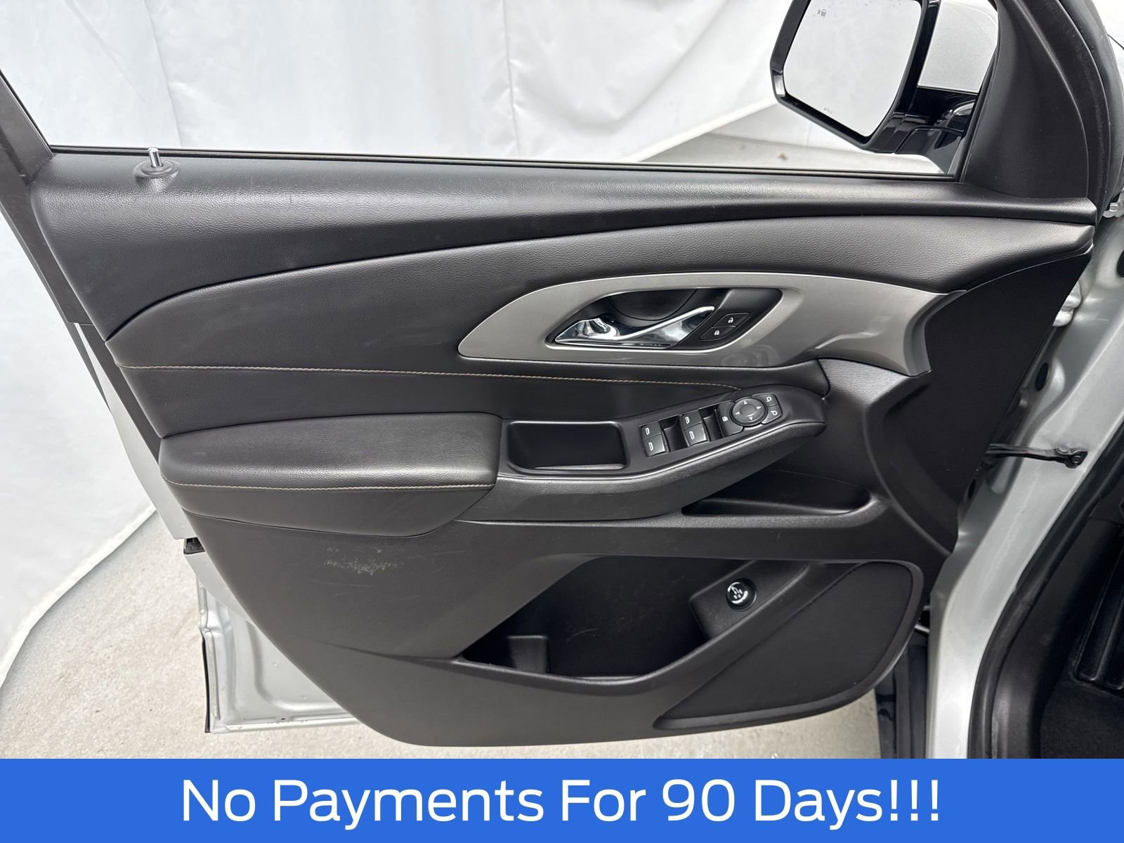 Used 2018 Chevrolet Traverse LT image 12