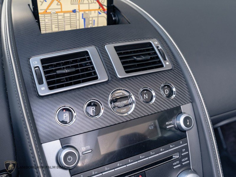 Used 2015 Aston Martin DB9 Volante image 28