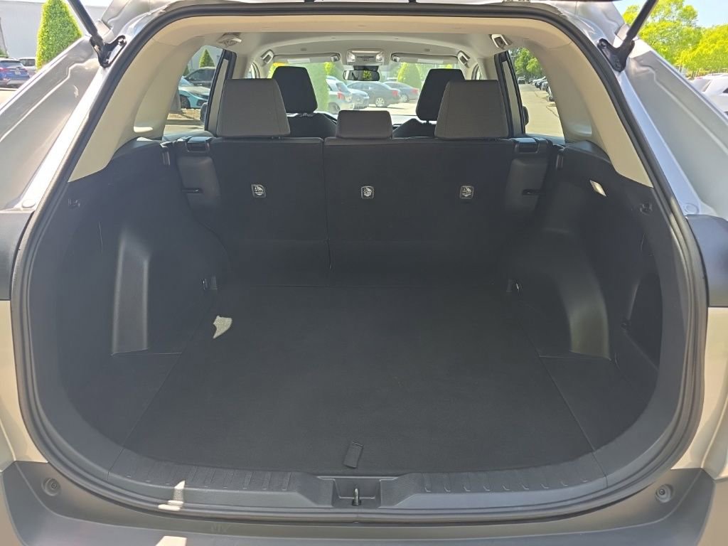 Used 2024 Toyota RAV4 XLE FWD image 33