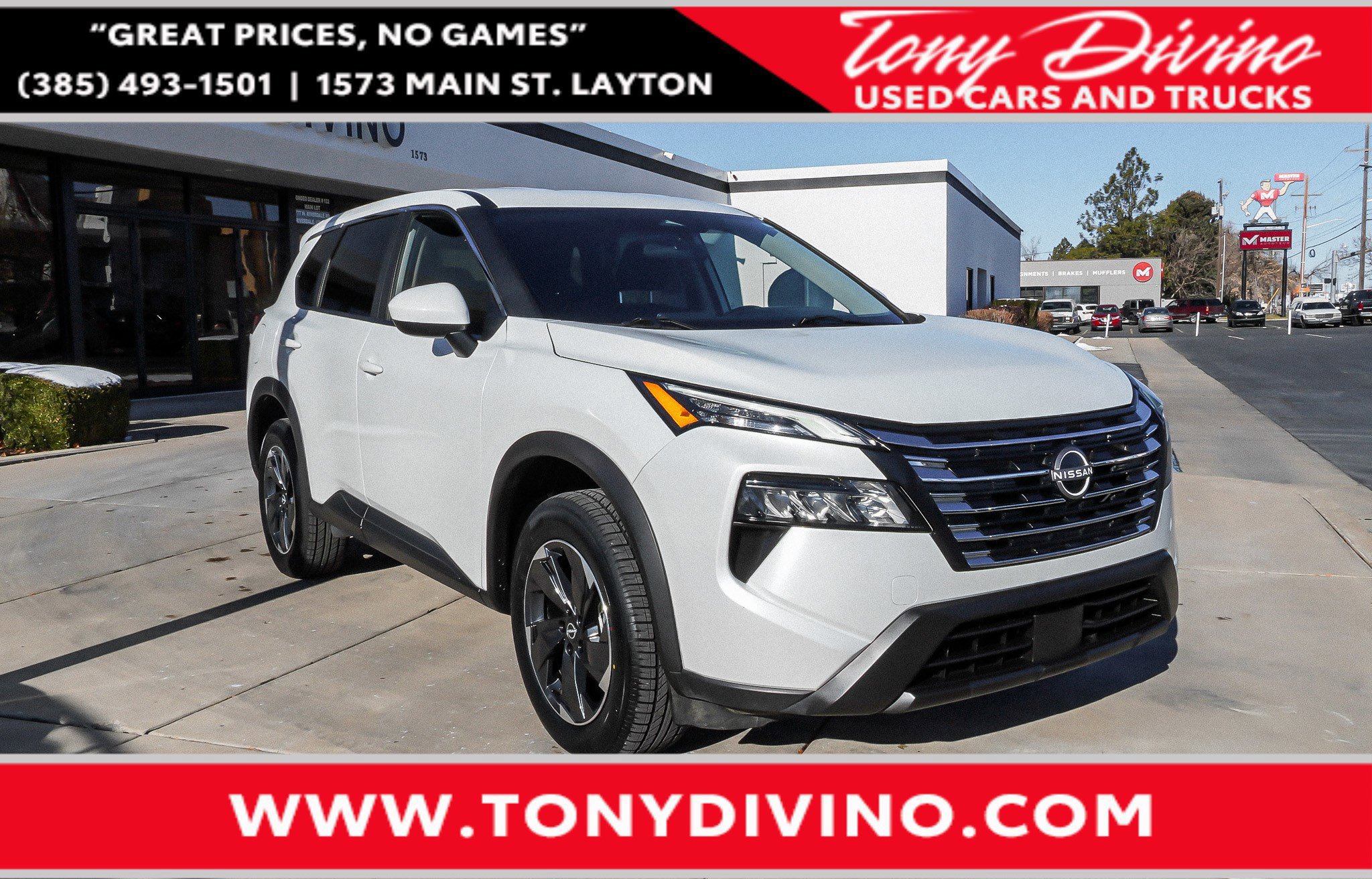 Used 2025 Nissan Rogue SV image 1