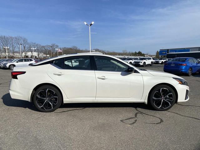 Used 2024 Nissan Altima 2.5 SR w/ SR Premium Package image 7