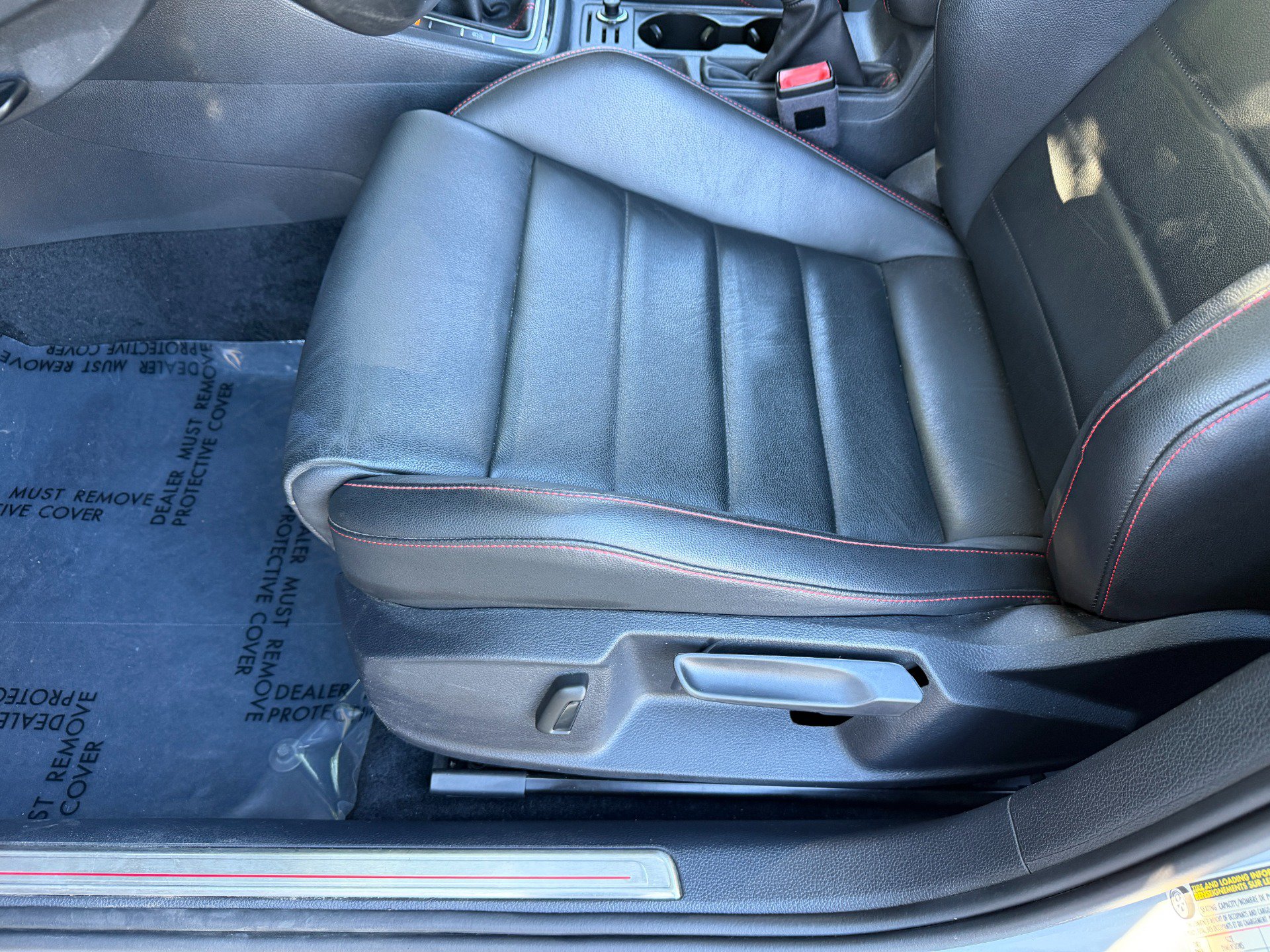 Used 2020 Volkswagen Golf 4-Door FWD image 31