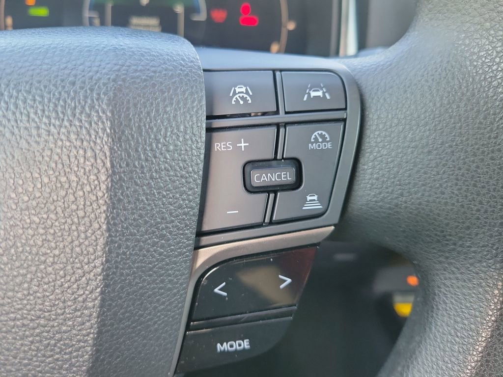 Used 2025 Toyota Camry LE FWD image 21