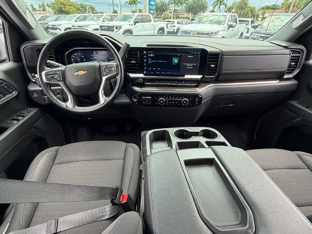 Used 2025 Chevrolet Silverado 1500 LT RWD image 12