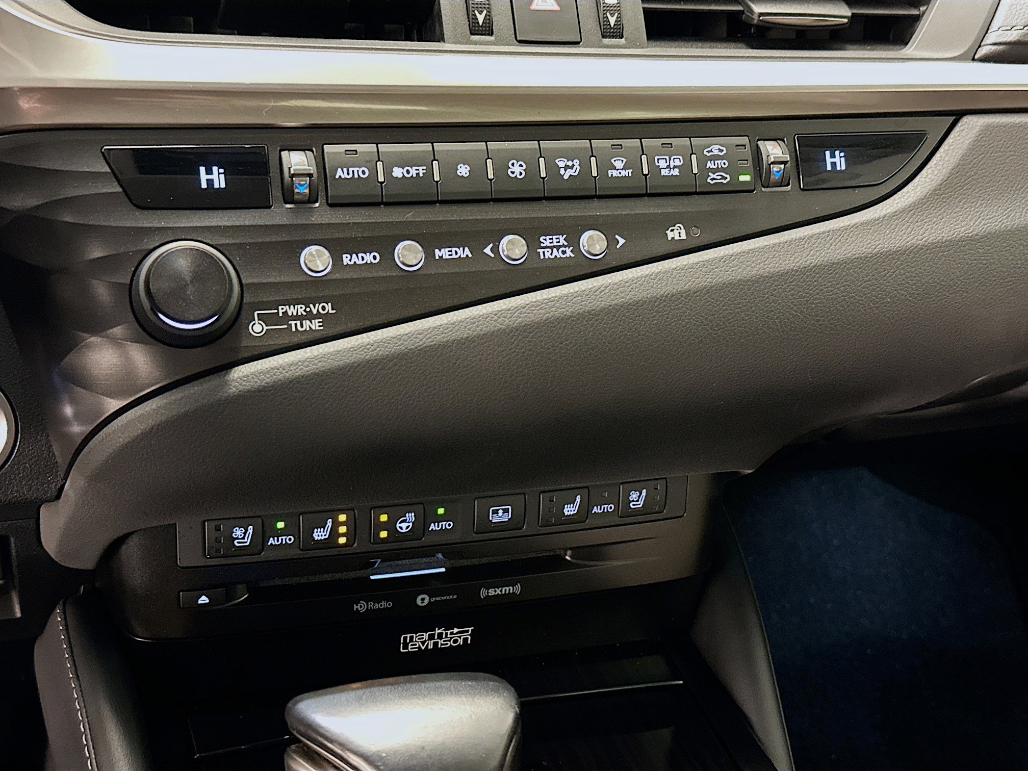 Used 2020 Lexus ES 300h w/ Accessory Package 2 FWD image 24