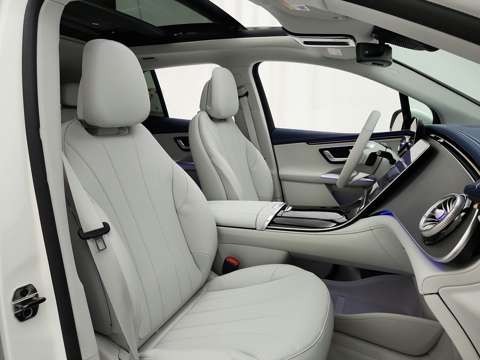 New 2027 Mercedes-Benz EQE 320+ SUV image 14