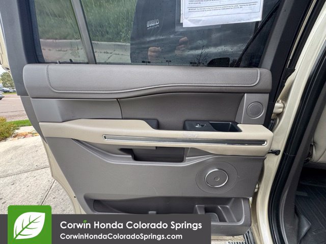Used 2018 Ford Expedition Max XLT w/ Equipment Group 202A AWD/4WD image 28