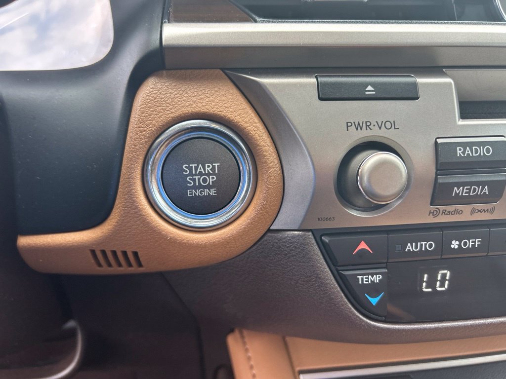 Used 2018 Lexus ES 350 w/ Premier Package FWD image 40