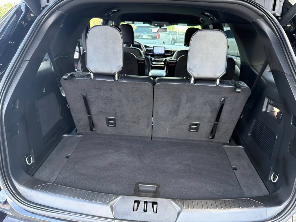 Used 2023 Ford Explorer ST-Line RWD image 13