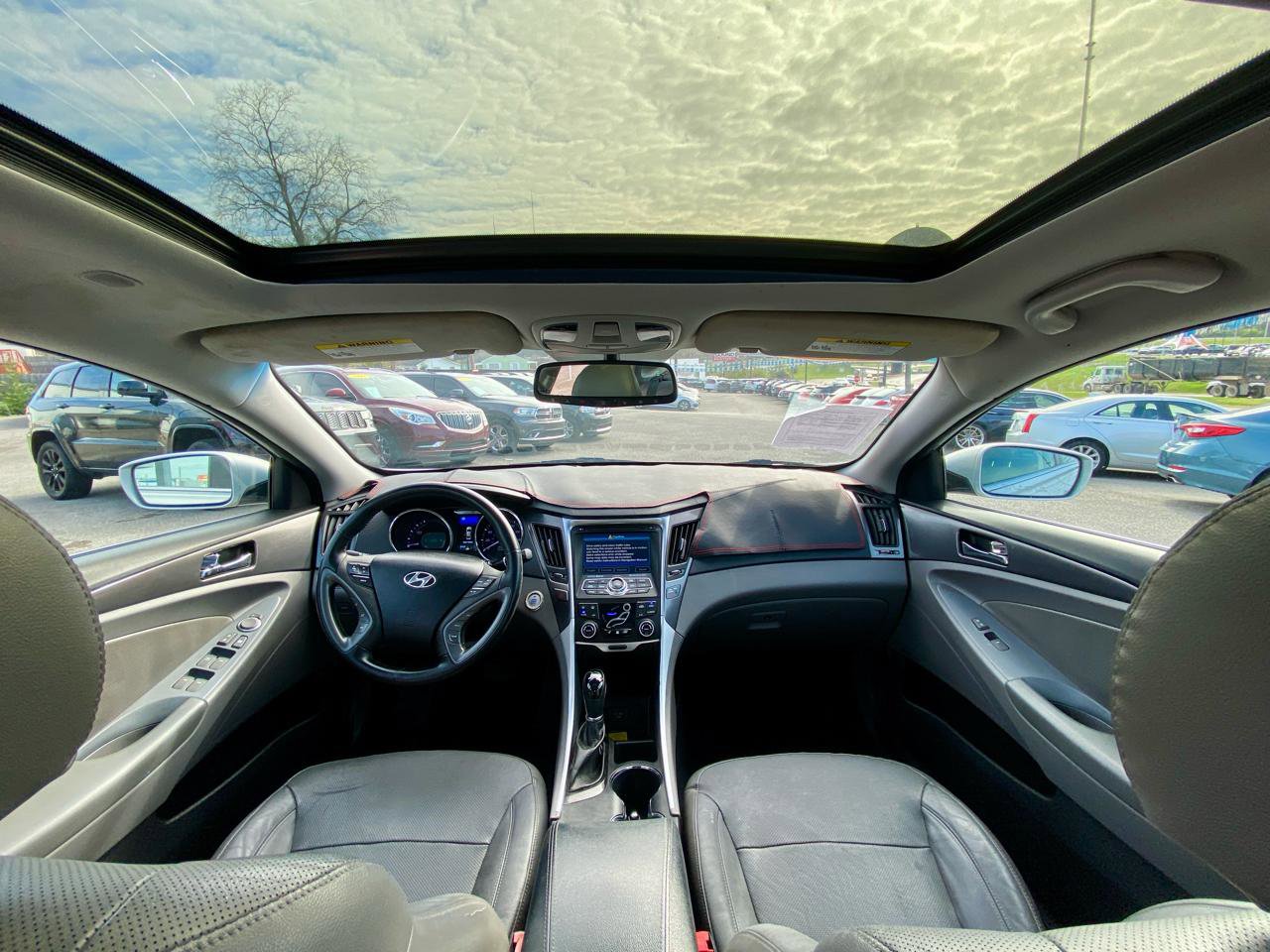 Used 2014 Hyundai Sonata Limited w/ Panoramic Sunroof Package 02 FWD image 15