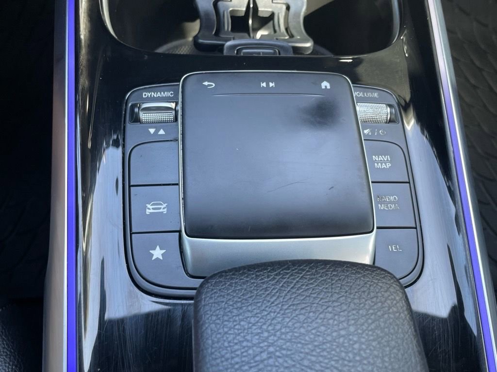 Used 2021 Mercedes-Benz GLB 250 4MATIC w/ Premium Package image 23