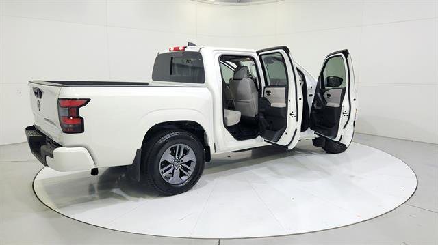 Certified 2025 Nissan Frontier SV RWD image 12