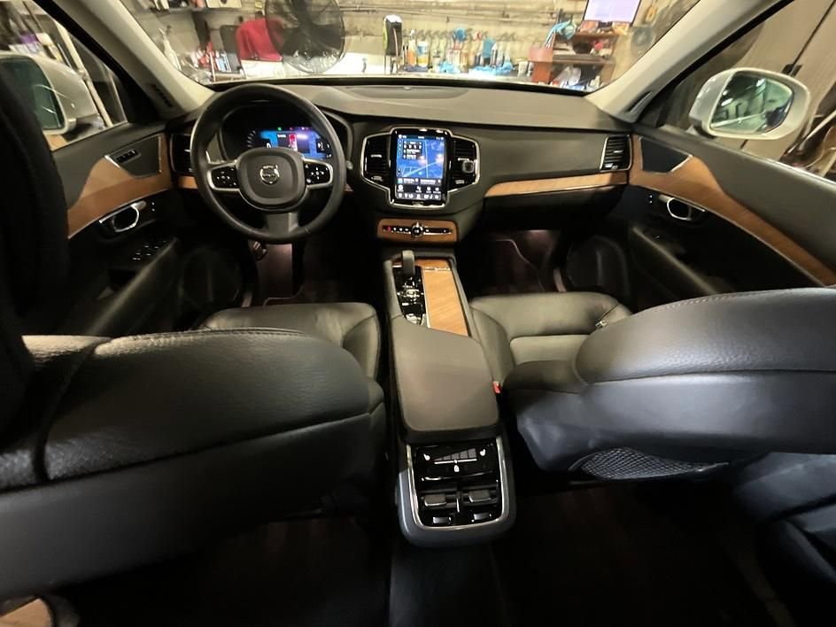 Used 2025 Volvo XC90 B6 Plus AWD/4WD image 3