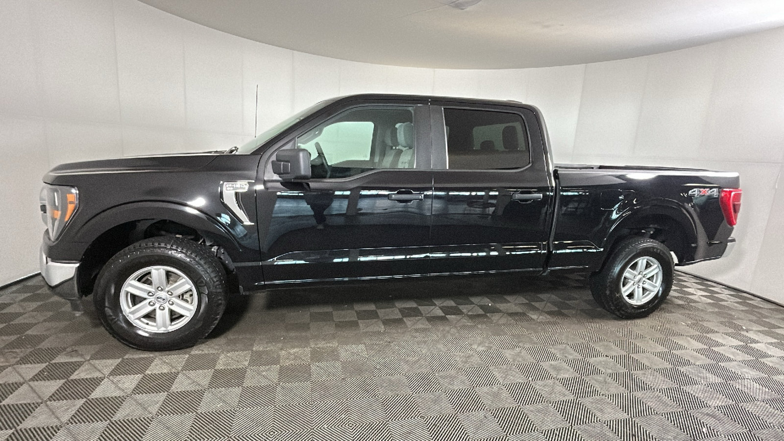 Used 2023 Ford F150 XLT AWD/4WD image 6