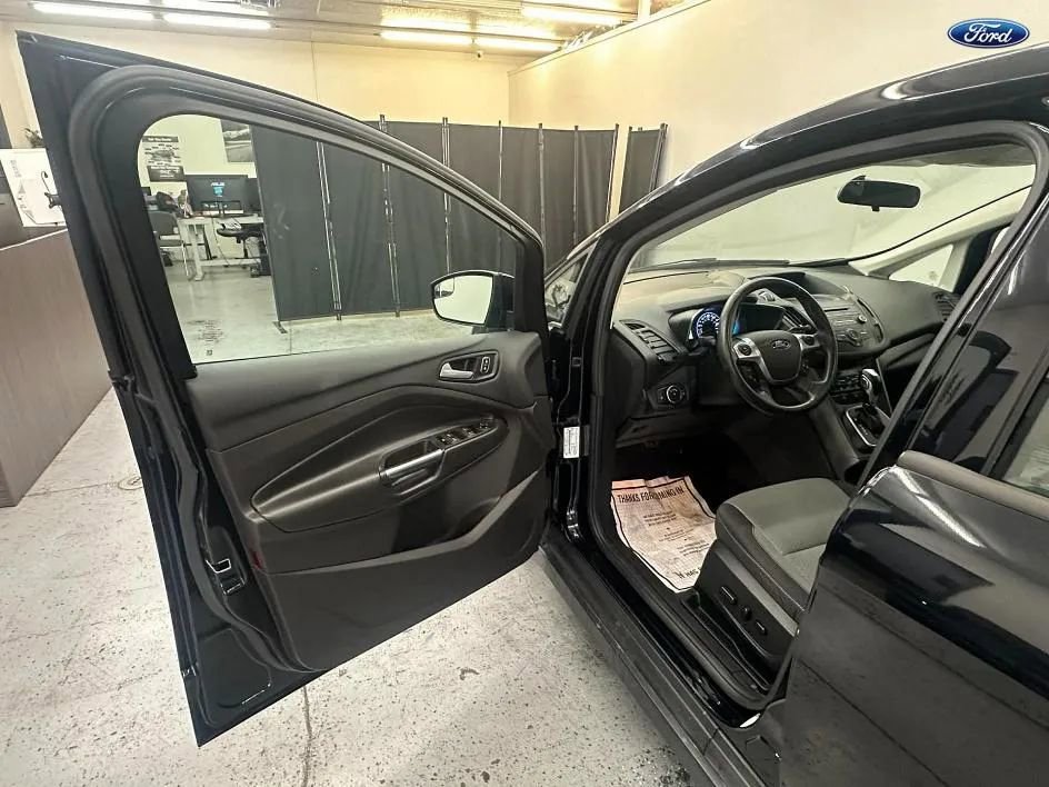 Used 2018 Ford C-MAX SE w/ Interior Protection Package image 9