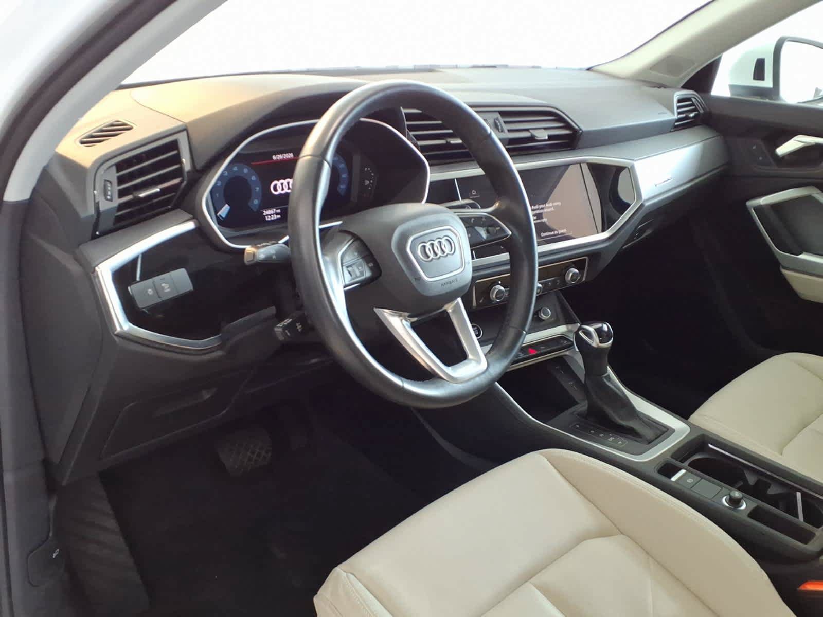 Used 2023 Audi Q3 2.0T Premium w/ Convenience Package AWD/4WD image 9