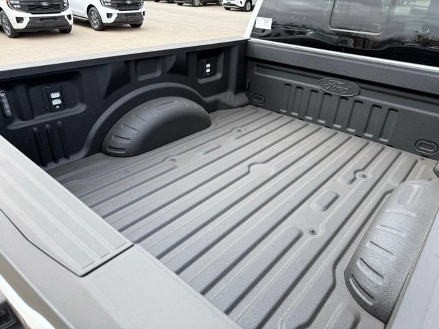 New 2026 Ford F250 Platinum w/ Tremor Off-Road Package AWD/4WD image 10
