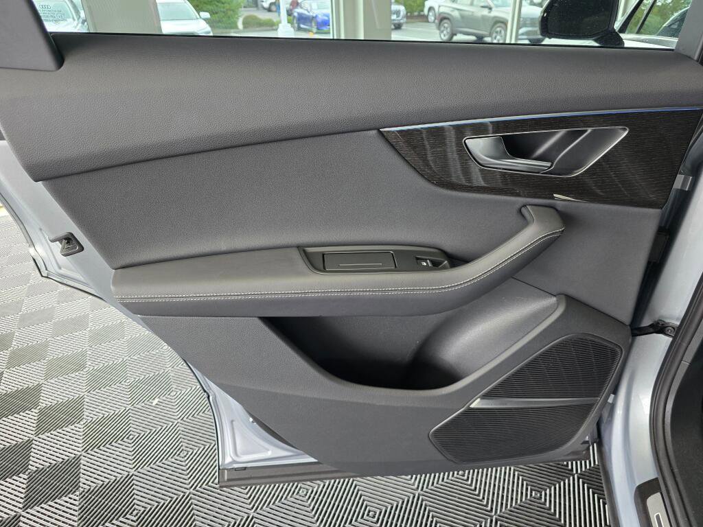 Used 2025 Audi Q7 3.0T Premium Plus image 37