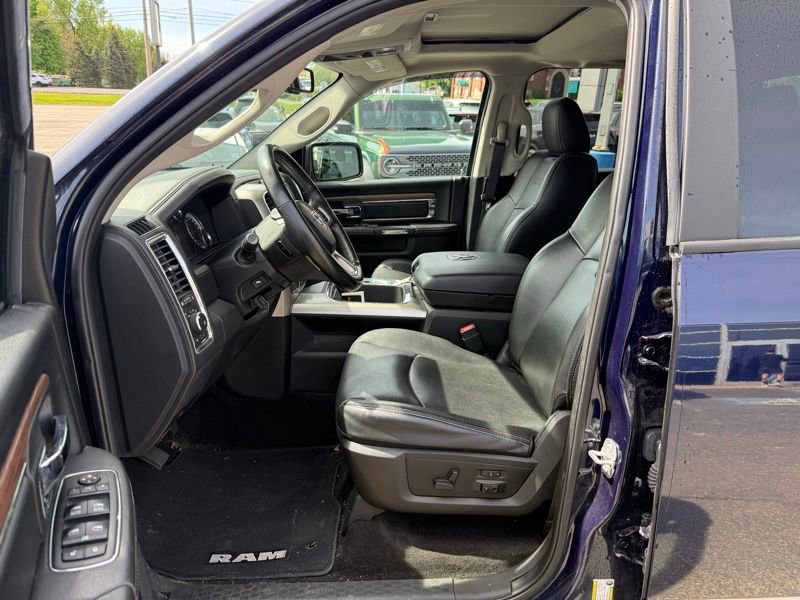 Used 2017 RAM 1500 Laramie w/ Convenience Group AWD/4WD image 8