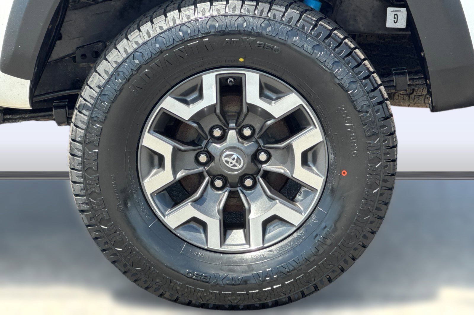 Used 2017 Toyota Tacoma TRD Off-Road w/ Tow Package (A/T) AWD/4WD image 11