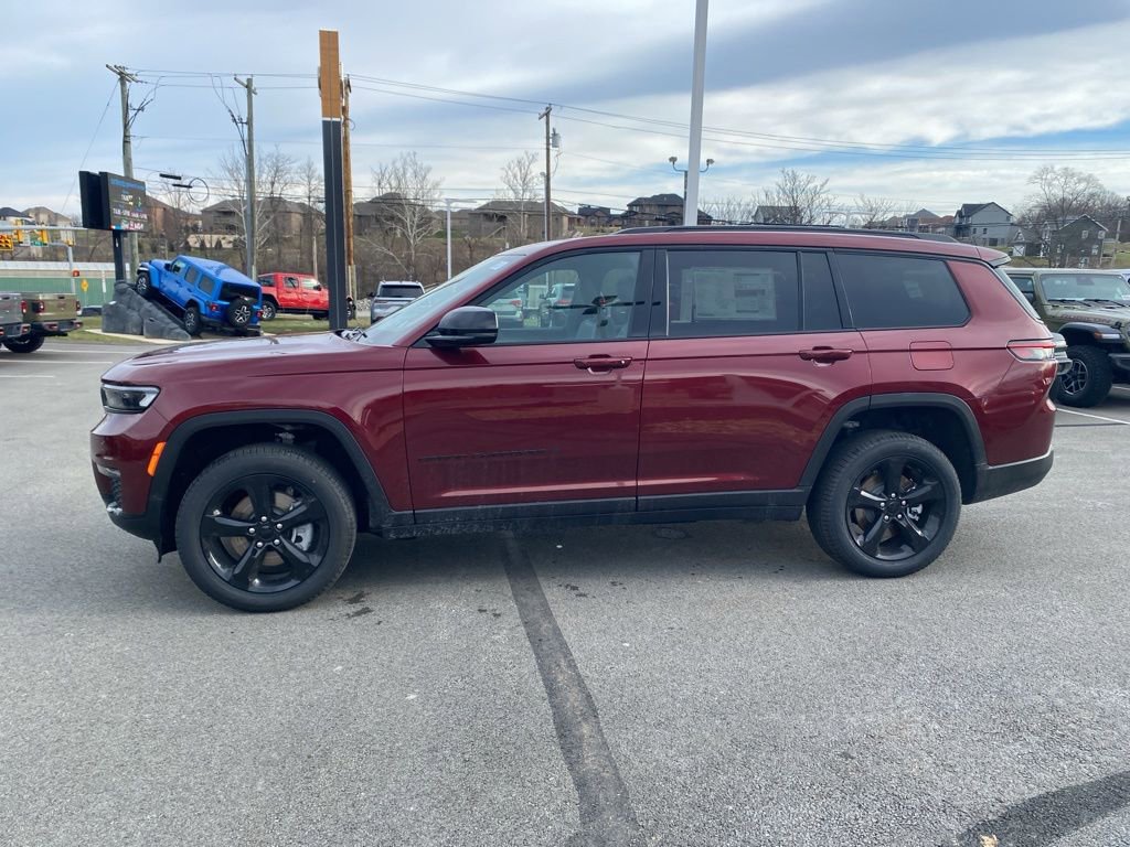 New 2025 Jeep Grand Cherokee L Limited w/ Black Appearance Package image 6