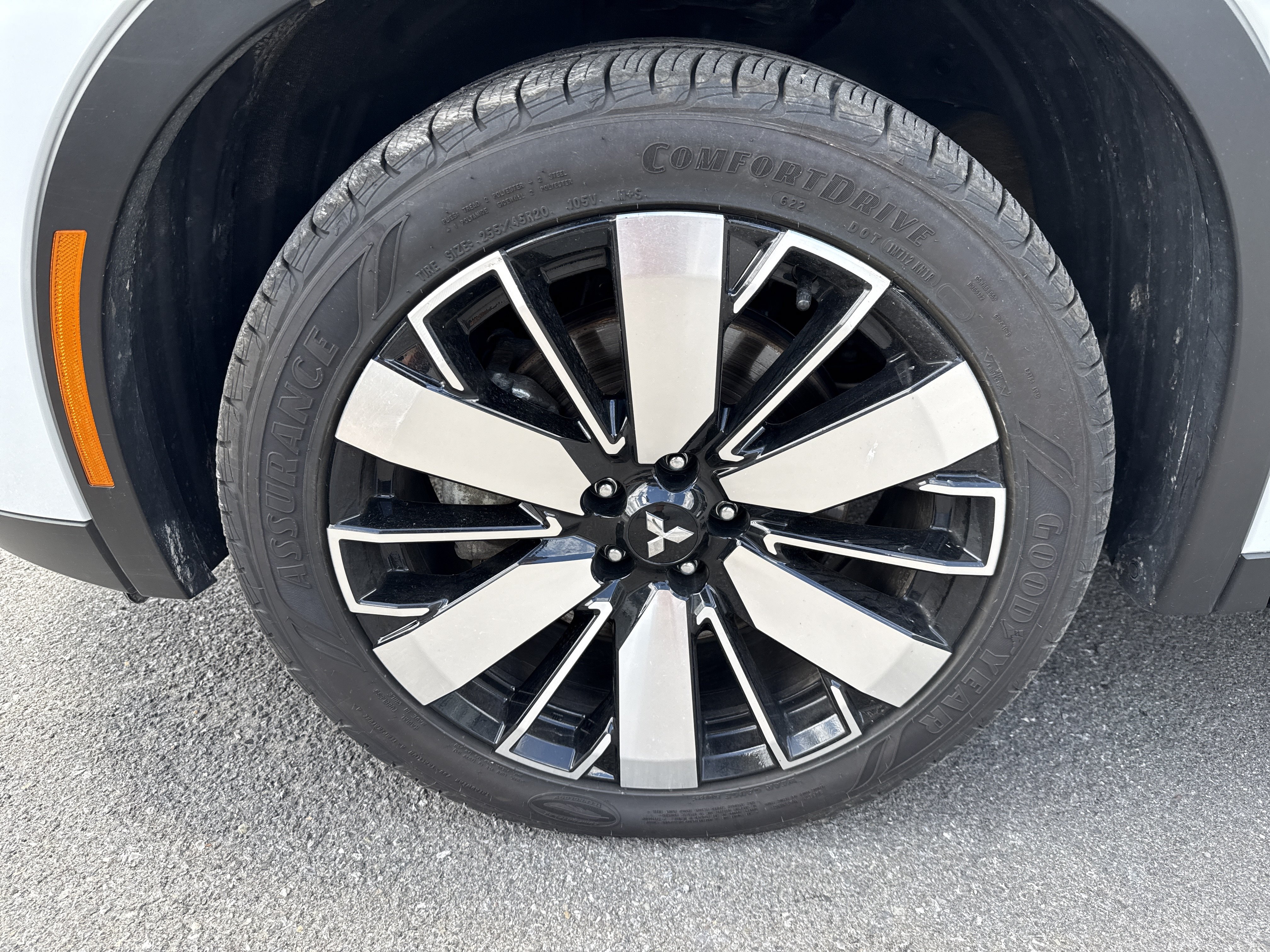Used 2025 Mitsubishi Outlander SE AWD/4WD image 11